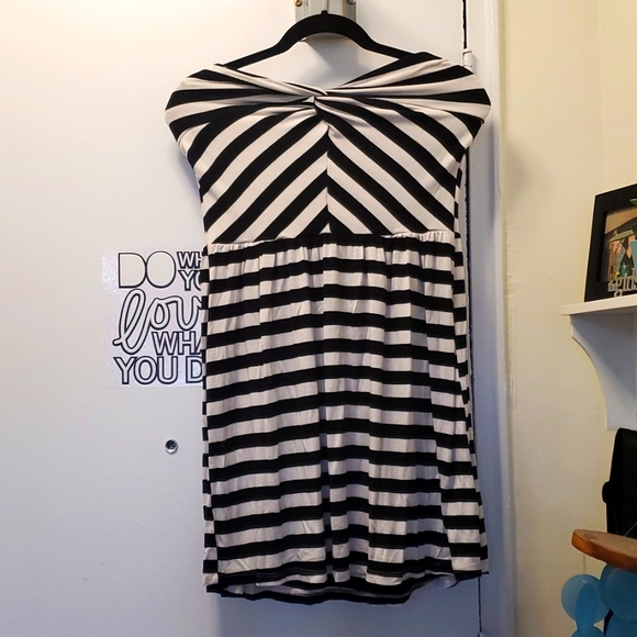 Cute striped dress - Picture 2 of 2